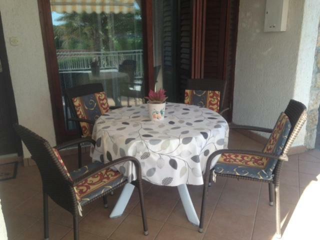 Apartment Jasna B Omišalj Zewnętrze zdjęcie